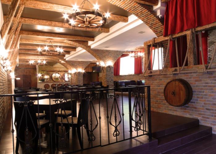 Delmont Hotel