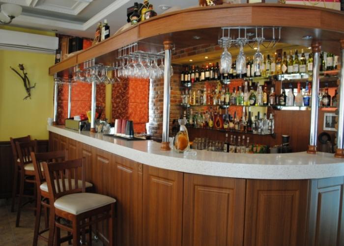 Delmont Hotel