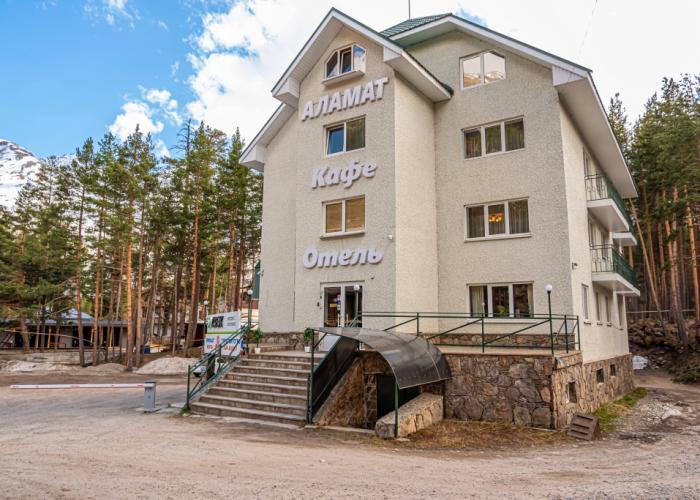 Alamat Hotel