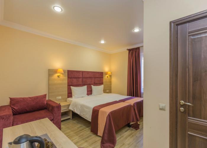 Everest Guest House