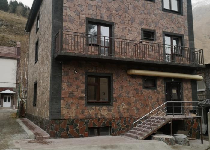 Everest Guest House