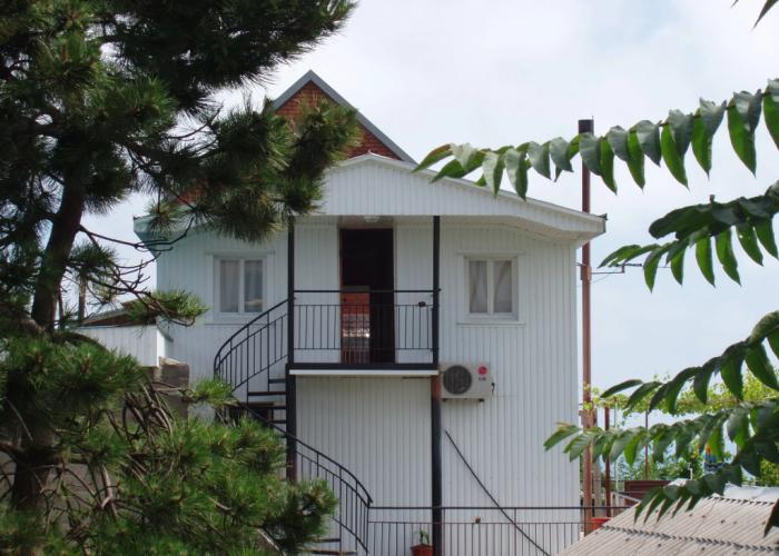 Chaika Guest House