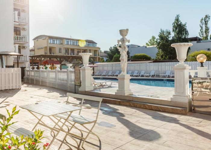 Yason Hotel