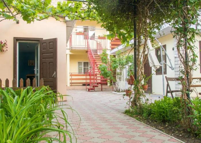 Arina Guest House