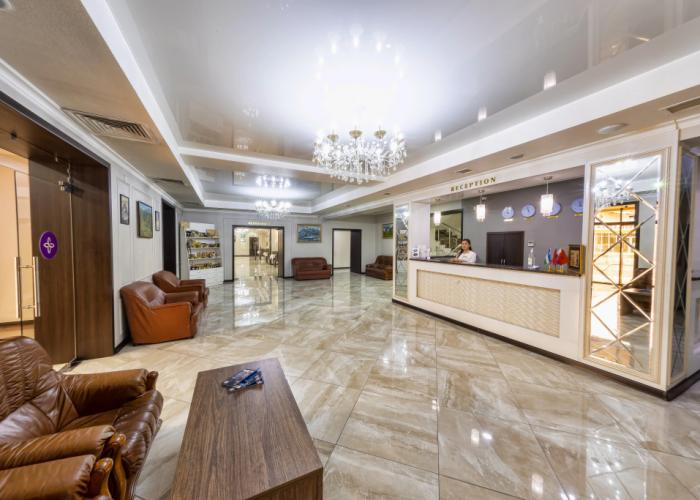 Osh Grand Hotel Chavo