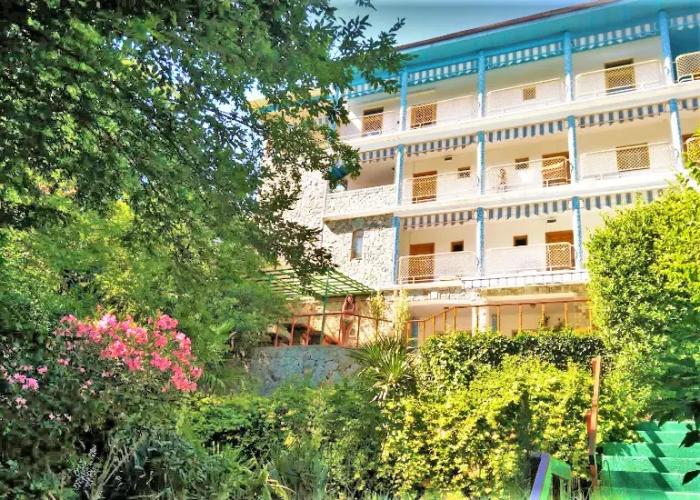 Gaspra. Solnechny Briz Guest house