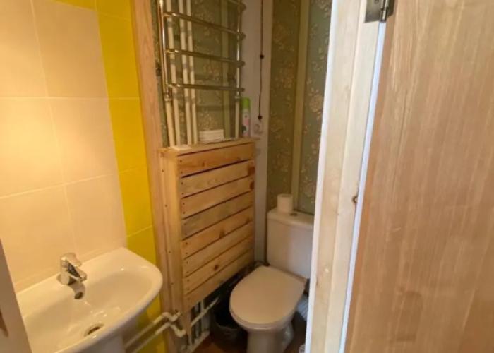 Kamorka S Lezhankoj U Okna Hotel
