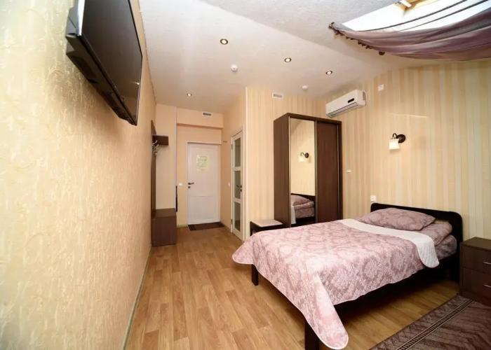 Kartushi Hotel
