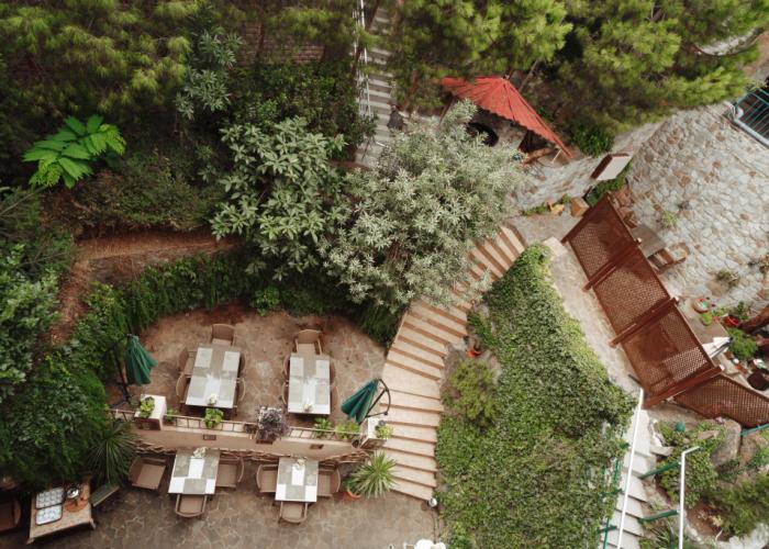 Lambat Hotel
