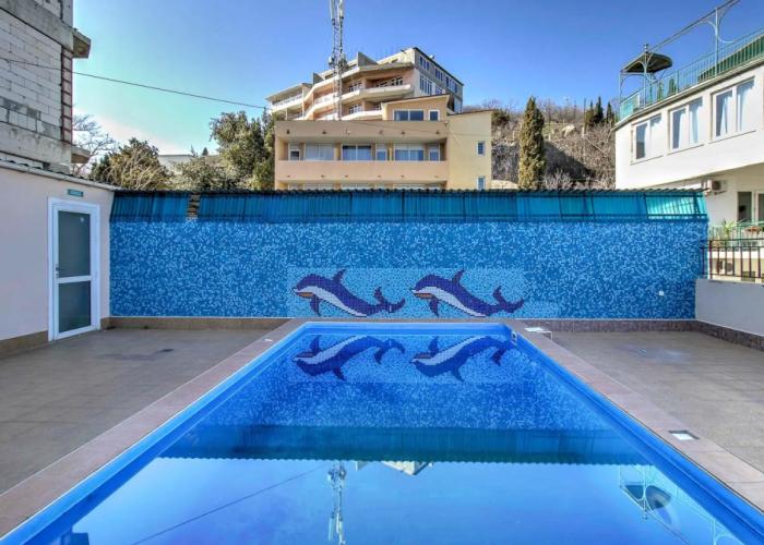 Lambat Hotel