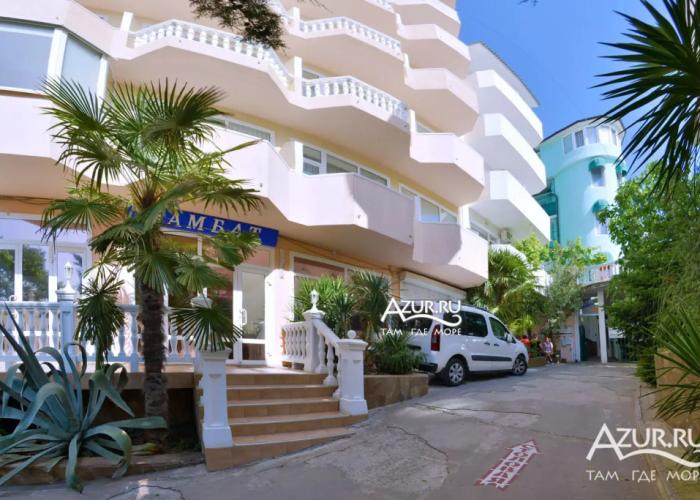 Lambat Hotel