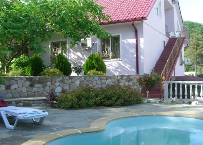 Nesta RF Guest House