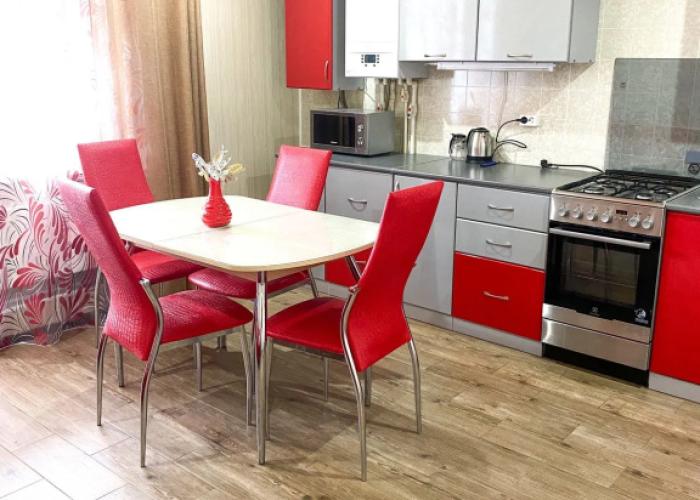 Dizaynerskaya S Dzhakuzi Flat