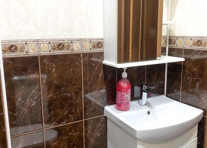 Dizaynerskaya S Dzhakuzi Flat