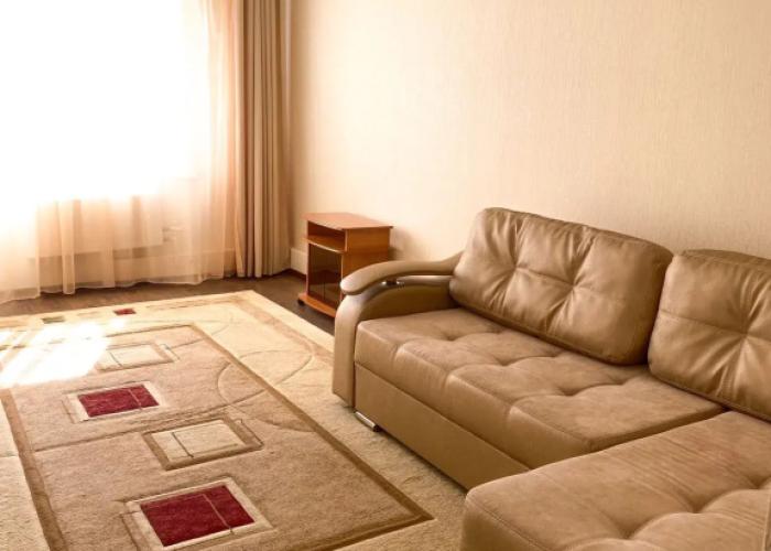 Dizaynerskaya S Dzhakuzi Flat