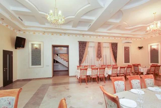 De Luxe Hotel