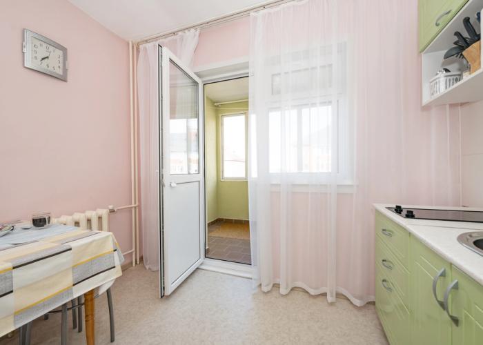 Ilne 1k rjadom kul'turno-delovym centrom Flat