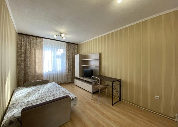 Ilne 1k rjadom Filarmonija, Muzej, Departament obrazovanija Flat