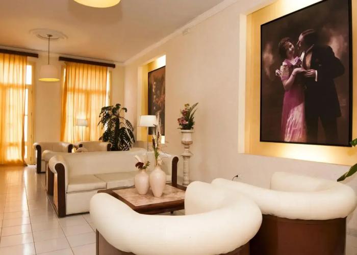 Hotel E La Ronda