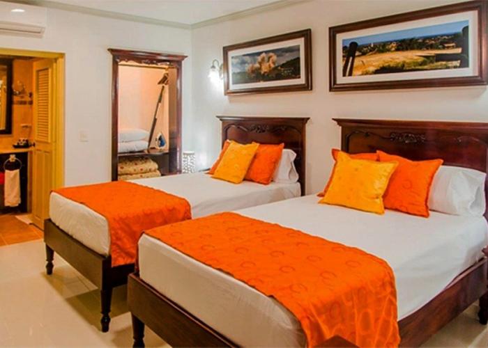 Hotel E La Calesa