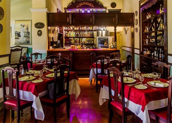 Hotel E La Calesa