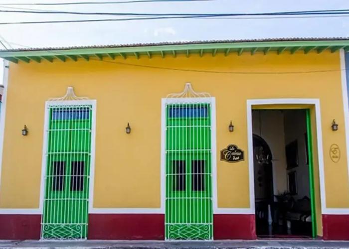 Hotel E La Calesa