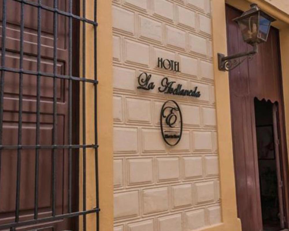 Hotel E La Avellaneda