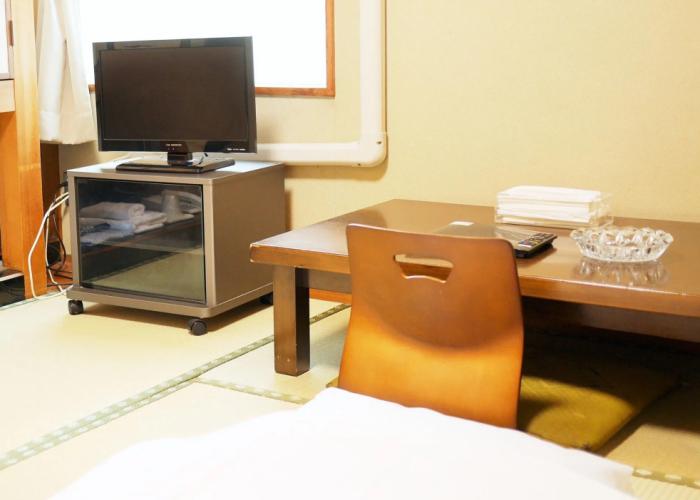 Hiroshima Peace Hotel - Hostel