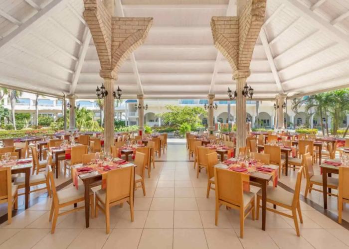 Aston Costa Verde Beach Resort
