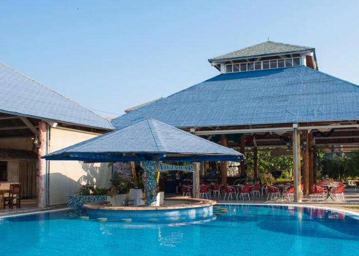 Aston Costa Verde Beach Resort