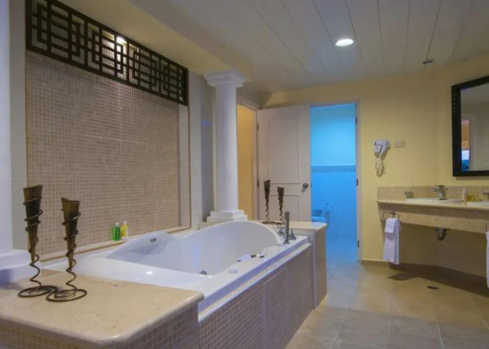 Hotel Playa Pesquero Premium All-Inclusive