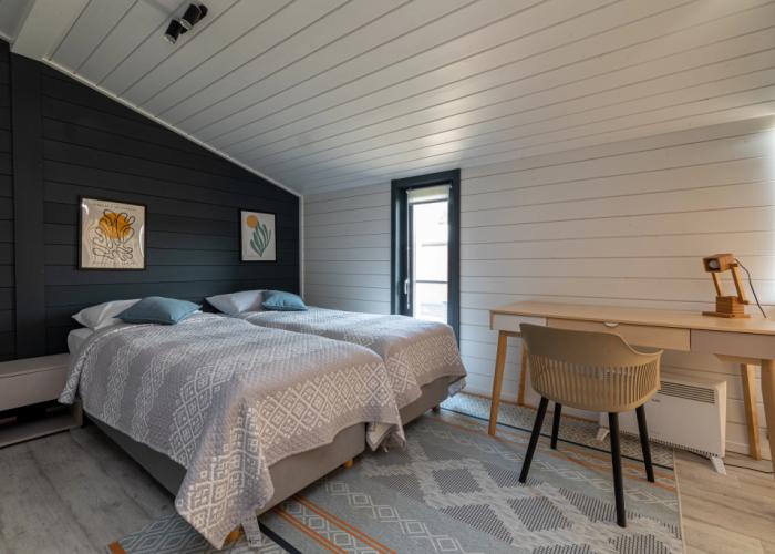 Garnet Holiday. Mir Guest House