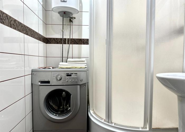 Kalina Na Leonova Flat