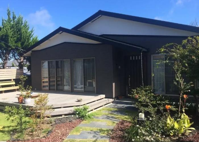 Den House