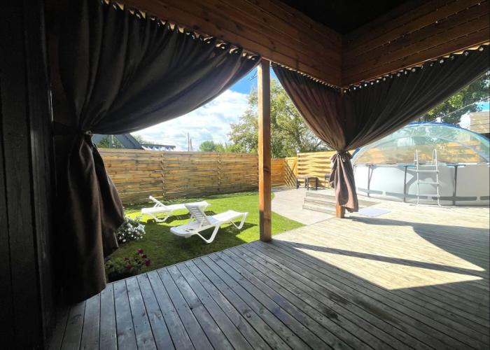 Cherniy Dom V Khvalinske Guest House