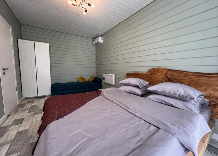 Cherniy Dom V Khvalinske Guest House