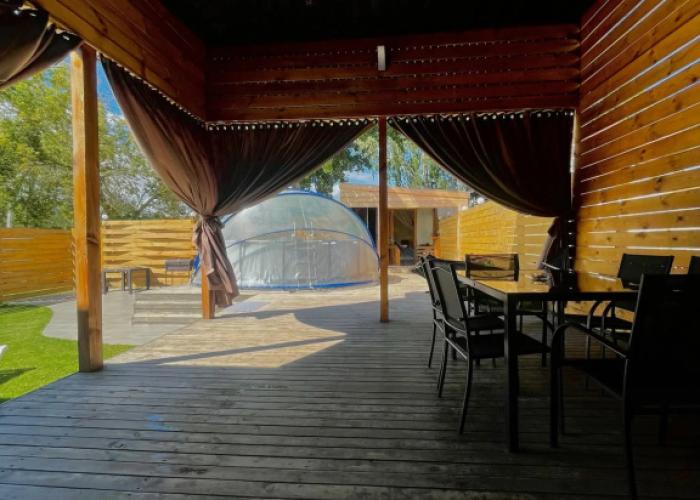 Cherniy Dom V Khvalinske Guest House