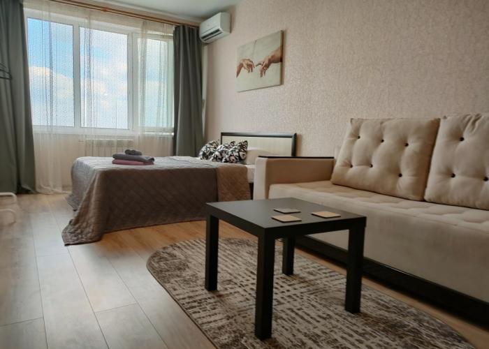 Kvartira s Vannoy i Udobnym Parkingom Flat