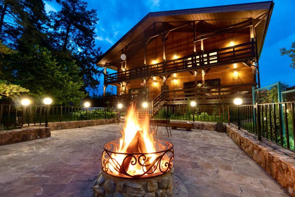 Gostevyie Doma Tri Medevedya