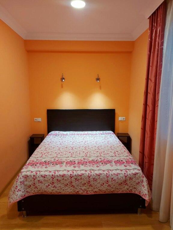 California Guest House