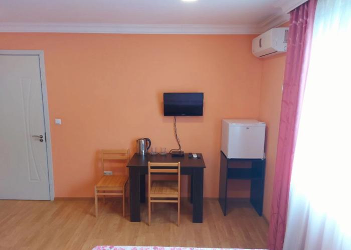 California Guest House