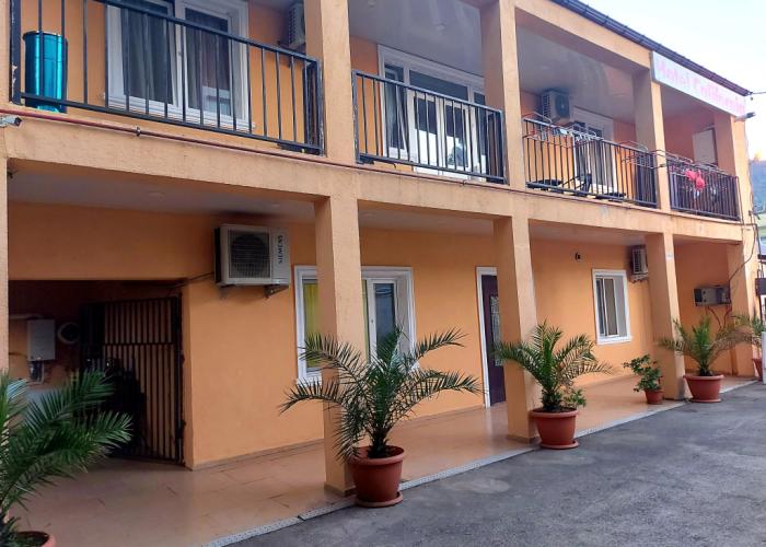 California Guest House