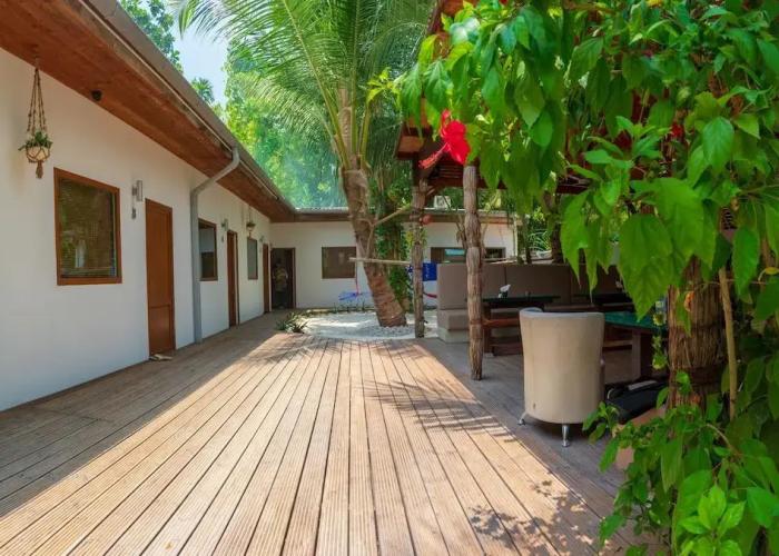 Dive Villa Thoddoo Villa