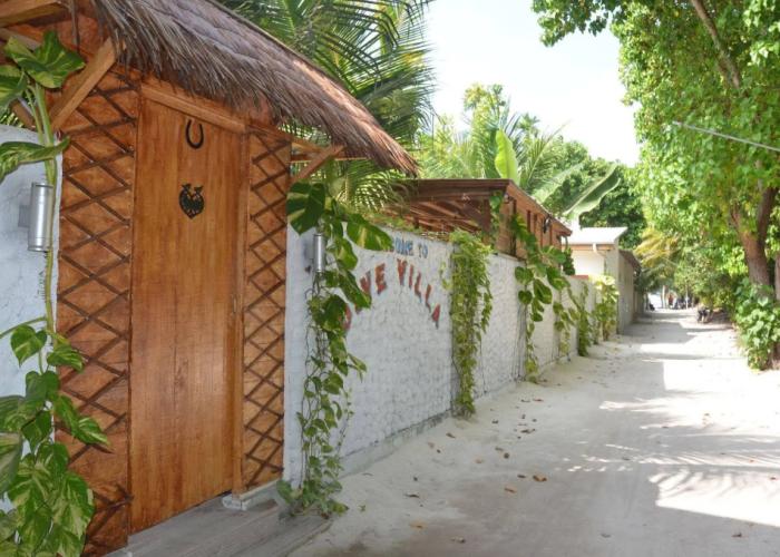 Dive Villa Thoddoo Villa