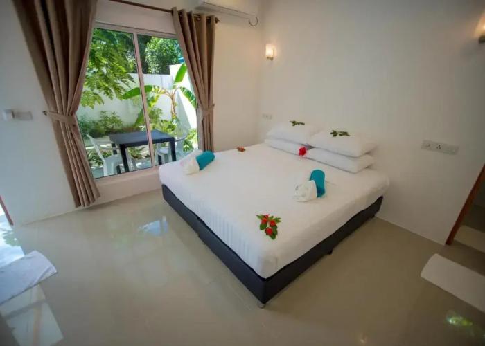 Lagoon Thoddoo Villa
