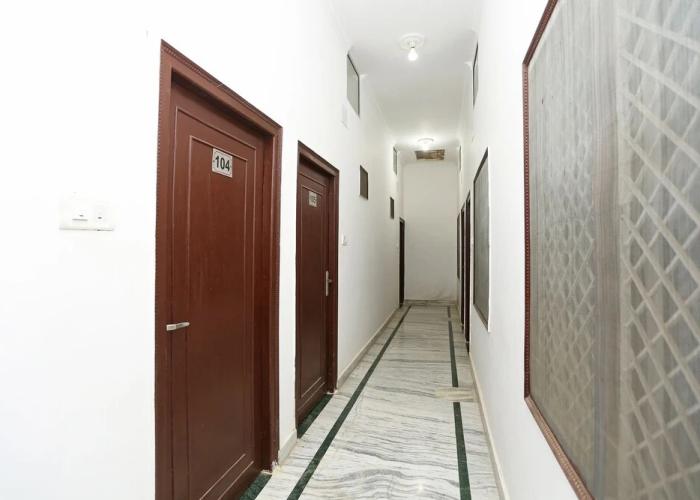 OYO 25043 Hotel Karma