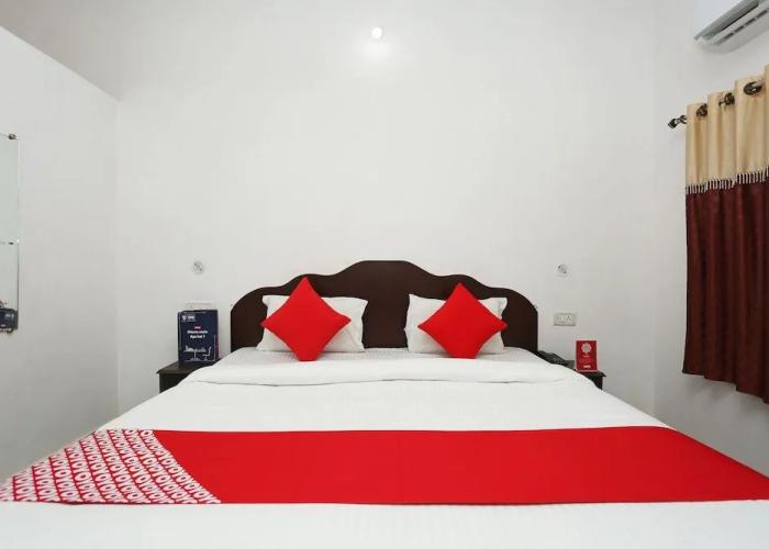 OYO 25043 Hotel Karma