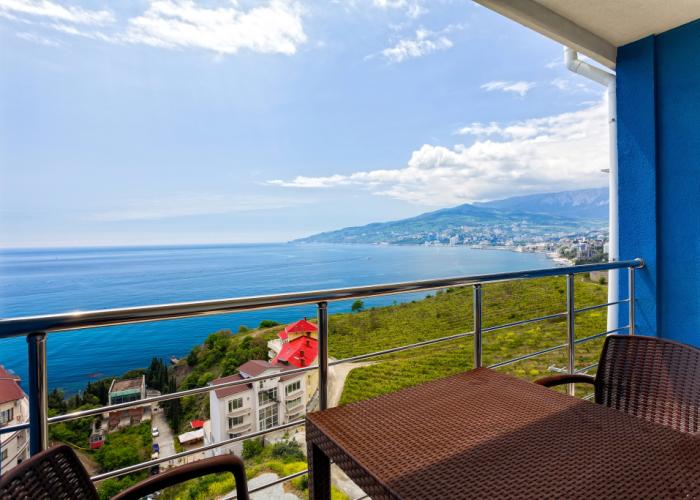 Mirazh Apartments