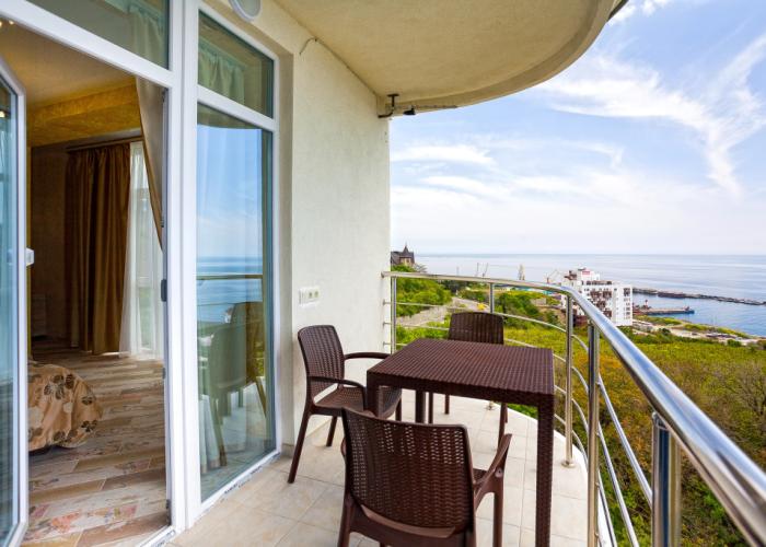 Mirazh Apartments