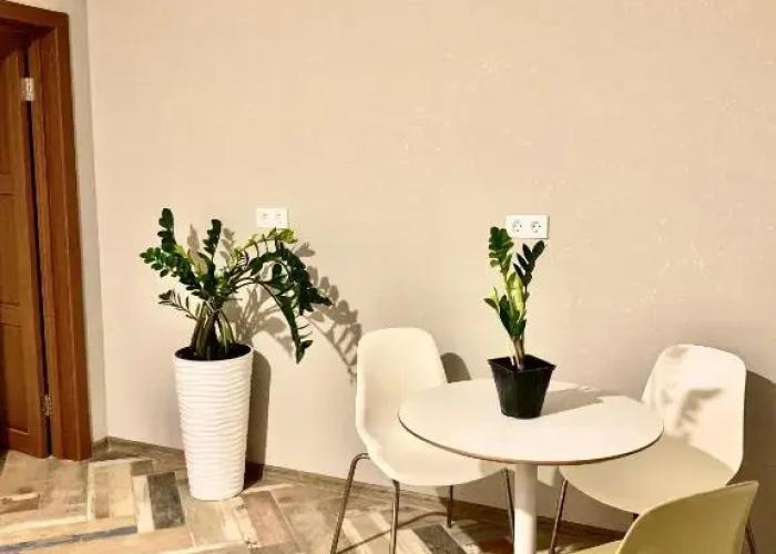 Zhdanova 11M Guest house